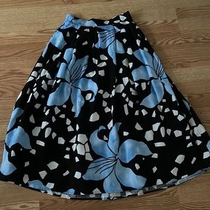 NWOT Long skirt boutique brand